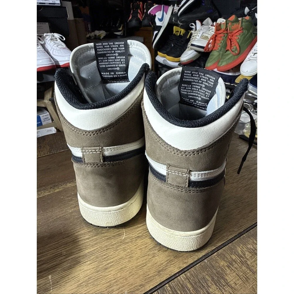 Size 4y 5.5 Women’s - Jordan 1 Retro OG High Dark Mocha GS